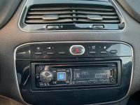 Usata Fiat Grande Punto Dynamic 69 CV (50 kW) 2010 Bianco Utilitaria