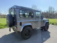 Usata Land Rover Defender 122 CV (89 kW) 2008 Grigio Station wagon