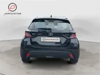 Usata Toyota Yaris Hybrid Active 92 CV (67 kW) 2025 Nero Berlina