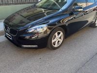 Usata Volvo V40 120 CV (88 kW) 2018 Nero Station wagon