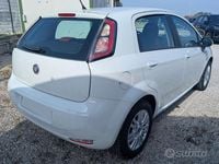Usata Fiat Punto Lounge 77 CV (56 kW) 2012 Bianco Utilitaria
