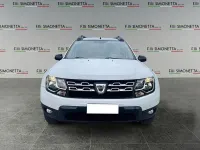 Usata Dacia Duster Lauréate 90 CV (66 kW) 2016 Bianco SUV