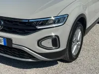 Usata VW T-Roc Life 110 CV (80 kW) 2022 Beige SUV