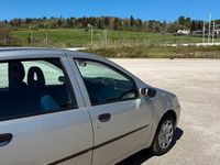 Usata Fiat Punto Active 60 CV (44 kW) 2002 Grigio Utilitaria
