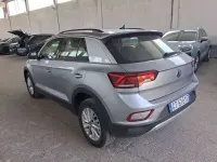 Usata VW T-Roc Life 110 CV (80 kW) 2024 Grigio SUV