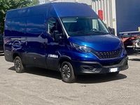 Usata Iveco Daily 136 CV (100 kW) 2020 Blu Berlina