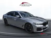 Usata BMW 545e M Sport 394 CV (289 kW) 2022 Grigio Berlina
