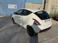 Usata Lancia Ypsilon Gold 69 CV (50 kW) 2020 Bianco Utilitaria