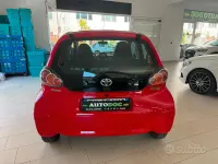 Usata Toyota Aygo X-wave 69 CV (50 kW) 2015 Rosso Utilitaria