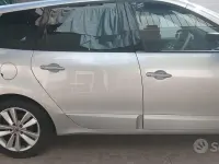 Usata Renault Scénic III 130 CV (95 kW) 2010 Grigio Monovolume