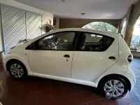 Usata Toyota Aygo Connect Style 68 CV (50 kW) 2014 Bianco Utilitaria