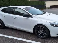 Usata Volvo V40 R-Design Kinetic 120 CV (88 kW) 2016 Bianco Berlina