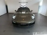 Usata Porsche 992 385 CV (283 kW) 2021 Verde / metallizzato Cabrio