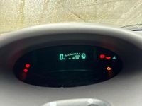 Usata Toyota Yaris 68 CV (50 kW) 2000 Grigio Utilitaria