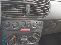 Usata Fiat Punto 70 CV (51 kW) 2001 Utilitaria