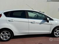 Usata Ford Fiesta Titanium 75 CV (55 kW) 2015 Bianco Berlina
