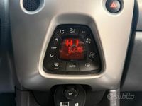 Usata Toyota Aygo 69 CV (50 kW) 2017 Rosso Utilitaria