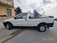Usata Fiat Strada 62 CV (45 kW) 2004 Bianco Pick-up