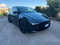 Usata Tesla Model Y 189 kW (258 CV) 2023 Nero SUV