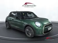 Nuova Mini Cooper Favoured 155 kW (211 CV) 2025 Verde Utilitaria