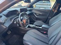 Usata Peugeot 2008 Allure 131 CV (96 kW) 2024 Argento SUV