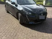 Usata Peugeot 208 Active 102 CV (75 kW) 2022 Nero Utilitaria