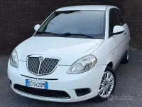 Usata Lancia Ypsilon 75 CV (55 kW) 2011 Bianco Utilitaria