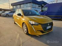 Usata Peugeot 208 Active 75 CV (55 kW) 2023 Giallo faro (metallizzato) Utilitaria