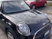 Begagnad Mini ONE 75 HK (55 kW) 2016 Svart Halvkombi