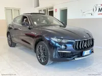 Usata Maserati Levante GranLusso 250 CV (183 kW) 2018 Blu/azzurro SUV