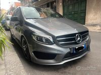 Usata Mercedes B200 2015 Grigio Monovolume