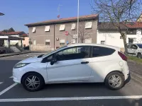 Usata Ford Fiesta 68 CV (50 kW) 2010 Bianco Furgone