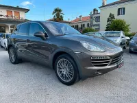 Usata Porsche Cayenne 245 CV (180 kW) 2011 Grigio SUV