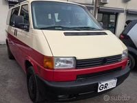 Usata VW Caravelle 102 CV (75 kW) 2000 Berlina
