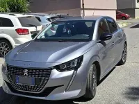 Usata Peugeot 208 Allure 101 CV (74 kW) 2023 Grigio Utilitaria
