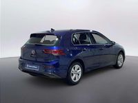 Usata VW Golf VIII Life 110 CV (80 kW) 2024 Atlantic blue metallizzato Berlina