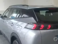 Usata Peugeot 2008 Active 101 CV (74 kW) 2022 Grigio SUV