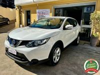 Usata Nissan Qashqai N-Connecta 131 CV (96 kW) 2016 Bianco pastello SUV