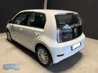 Usata VW up! move up! 65 CV (47 kW) 2023 Bianco pastello Utilitaria