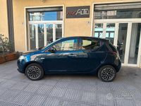 Usata Lancia Ypsilon 69 CV (50 kW) 2015 Blu Utilitaria