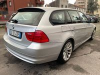 usata BMW 318 d 143CV Touring Attiva