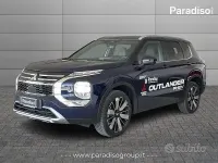 Nuova Mitsubishi Outlander Intense 306 CV (225 kW) 2026 Blu SUV