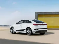 Nuova Audi Q6 Sportback e-tron Advanced 350 kW (476 CV) 2026 Bianco ghiacciaio metallizzato SUV