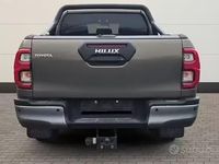 Usata Toyota HiLux 204 CV (150 kW) 2023 Marrone Pick-up