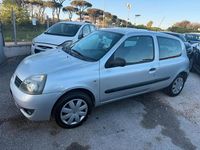 Begagnad Renault Clio II Dynamique 75 HK (55 kW) 2007 Silver Sedan