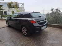 Usata Opel Astra GTC Enjoy 90 CV (66 kW) 2007 Nero Berlina