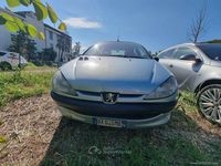 Usata Peugeot 206 Roland Garros 75 CV (55 kW) 2001 Blu Berlina