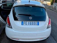 Usata Lancia Ypsilon 69 CV (50 kW) 2016 Bianco Utilitaria