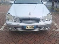 Usata Mercedes C220 Elegance 150 CV (110 kW) 2006 Argento Berlina