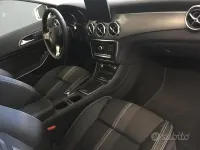 Usata Mercedes GLA200 156 CV (114 kW) 2019 Grigio SUV